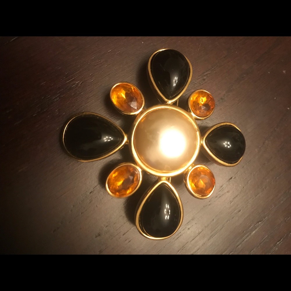 Joan Rivers Cross shaped brooch with faux pearl